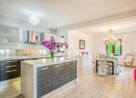 Villa für 770 000 euro in Budva, Montenegro