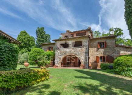 House for 2 225 000 euro in Cetona, Italy