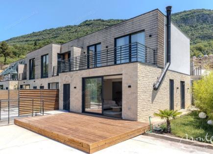 Casa adosada para 480 000 euro en Tivat, Montenegro