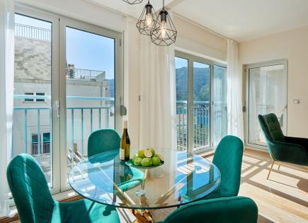 Apartment für 245 000 euro in Dobrota, Montenegro