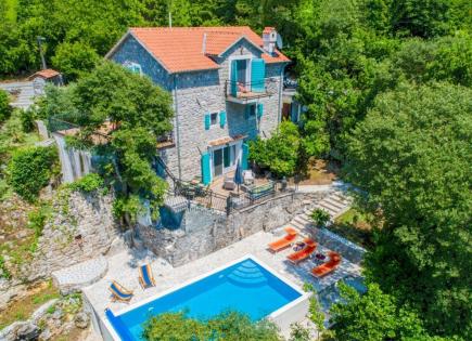 Casa para 740 000 euro en Tivat, Montenegro