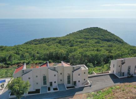 Casa para 495 000 euro en Rezevici, Montenegro