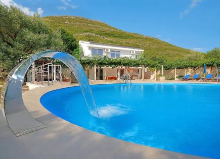 Villa für 650 000 euro in Rezevici, Montenegro