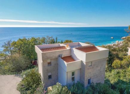 Villa per 990 000 euro a Budva, Montenegro