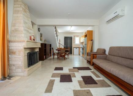 Townhouse for 240 000 euro in Paphos, Cyprus