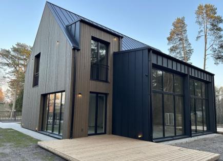 House for 600 000 euro in Melluzi, Latvia