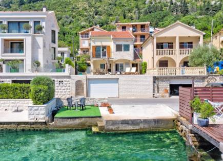 Casa para 1 200 000 euro en Muo, Montenegro