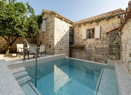 Haus für 1 700 000 euro in Perast, Montenegro
