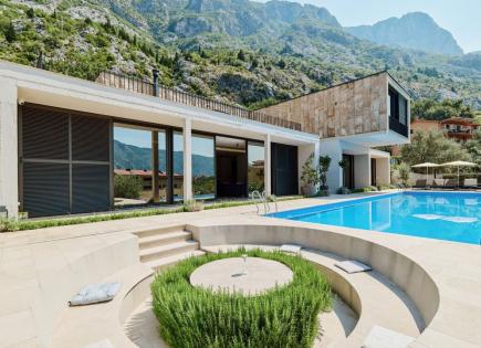 Villa para 2 450 000 euro en Dobrota, Montenegro