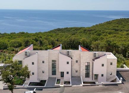 Villa para 695 000 euro en Rezevici, Montenegro