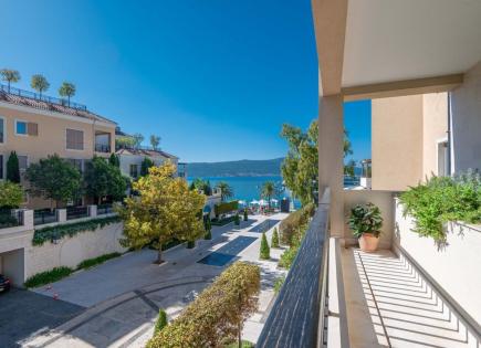 Appartamenti per 1 175 000 euro a Tivat, Montenegro