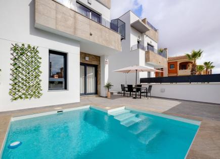 Villa for 440 000 euro in Torrevieja, Spain