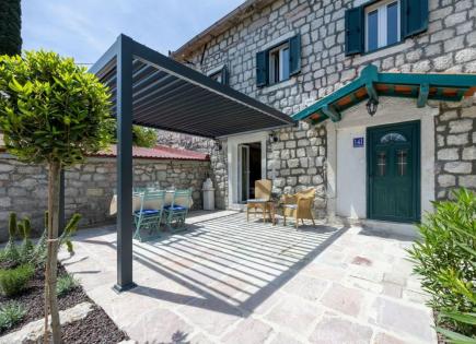 House for 410 000 euro in Kamenari, Montenegro