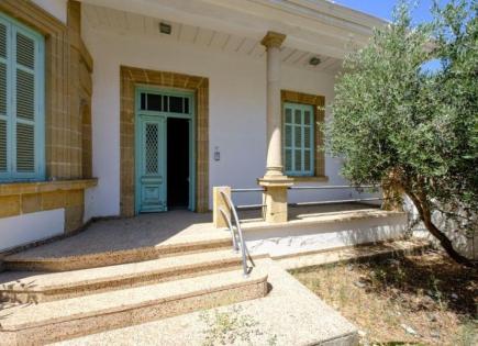 Villa for 680 000 euro in Larnaca, Cyprus