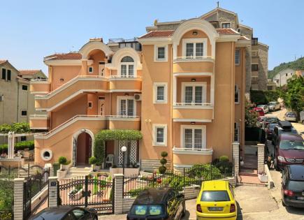 Hotel for 2 100 000 euro in Petrovac, Montenegro