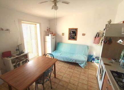 Apartment for 25 000 euro in Scalea, Italy