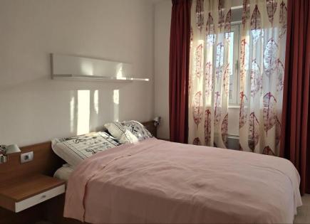 Flat for 140 000 euro in Petrovac, Montenegro