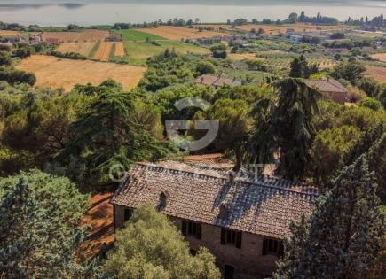 House for 690 000 euro in Magione, Italy