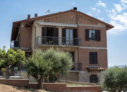 Apartamento para 250 000 euro en Chiusi, Italia