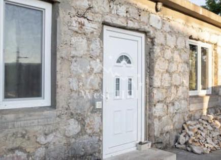 House for 145 000 euro in Herceg-Novi, Montenegro