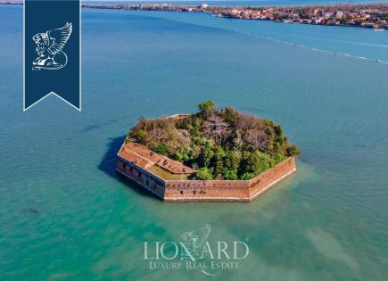Villa in Venice, Italy (price on request)