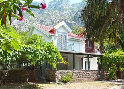 Haus für 230 000 euro in Kotor, Montenegro