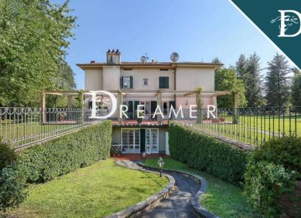Villa for 1 300 000 euro in Capannori, Italy
