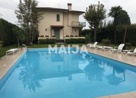 Villa para 4 500 000 euro en Forte dei Marmi, Italia