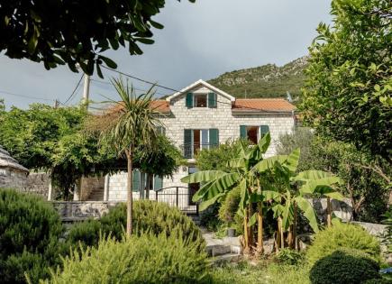 Villa pour 1 000 000 Euro à Tivat, Monténégro