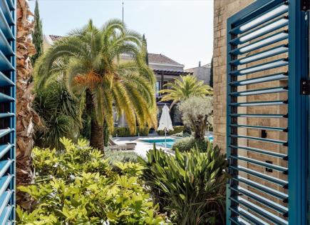 Wohnung für 1 075 000 euro in Herceg-Novi, Montenegro