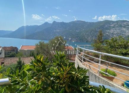 Apartment for 310 000 euro in Risan, Montenegro