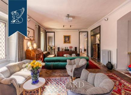Apartment for 2 500 000 euro in Milan, Italy