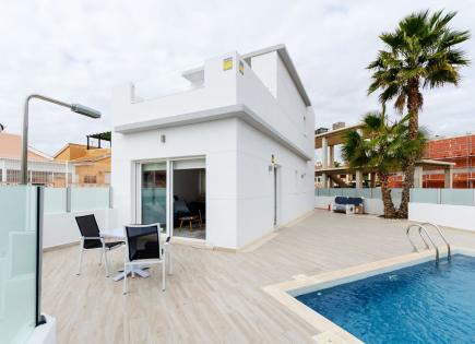 Chalet for 385 000 euro in Torrevieja, Spain