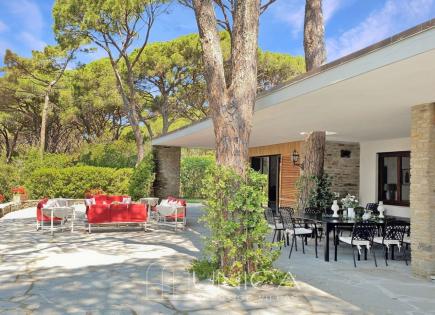 Villa for 3 300 euro per day in Roccamare, Italy