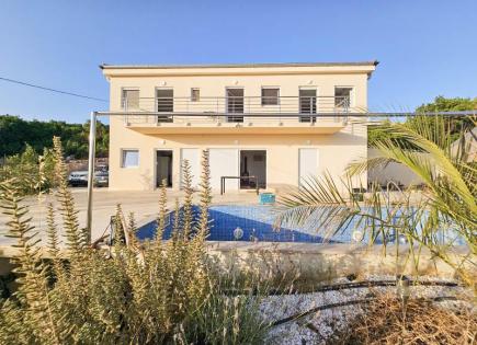 Casa para 530 000 euro en Krimovica, Montenegro