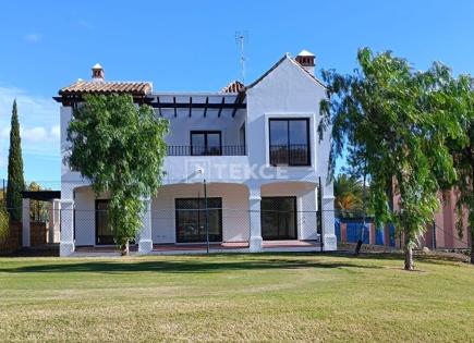 Villa for 757 000 euro in Estepona, Spain