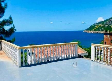 Casa para 237 000 euro en Dobra Voda, Montenegro