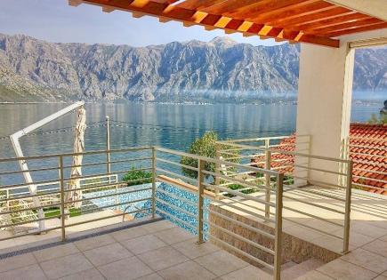 Villa para 1 100 000 euro en Stoliv, Montenegro