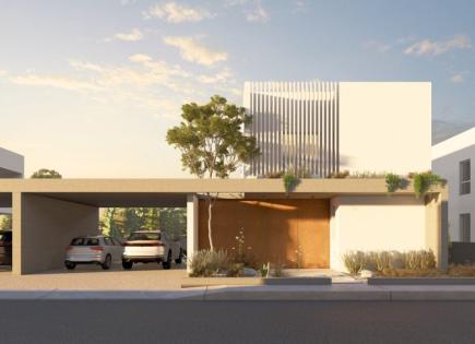 Flat for 570 000 euro in Larnaca, Cyprus