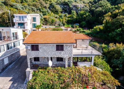 Casa para 390 000 euro en Becici, Montenegro