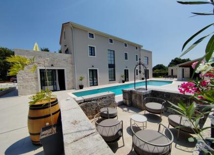 Villa für 1 560 000 euro in Poreč, Kroatien