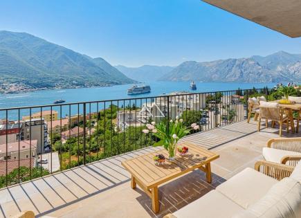 Apartamento para 595 000 euro en Dobrota, Montenegro