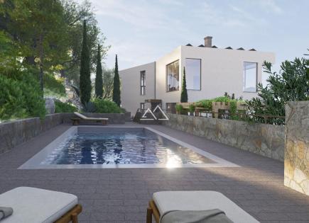 Villa für 2 400 000 euro in Tivat, Montenegro