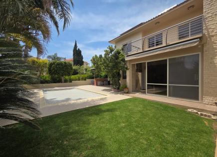 Villa for 1 100 000 euro in Limassol, Cyprus