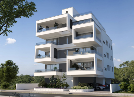 Apartment for 300 000 euro on Finikoudes Beach, Cyprus