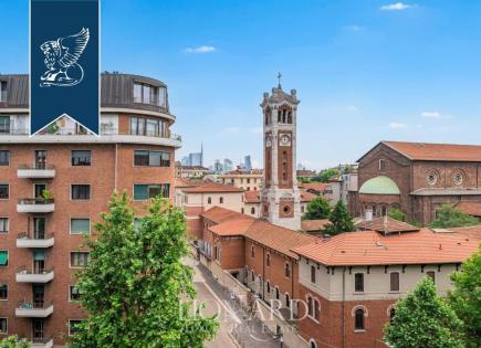 Apartment for 2 350 000 euro in Milan, Italy