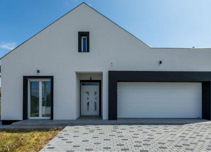 Haus für 500 000 euro in Gyenesdias, Ungarn