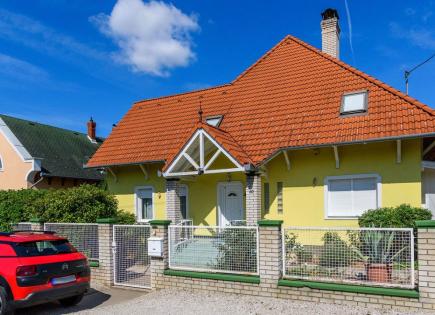 House for 395 000 euro in Gyenesdias, Hungary