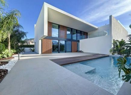Villa for 1 450 000 euro in Alfas del Pi, Spain
