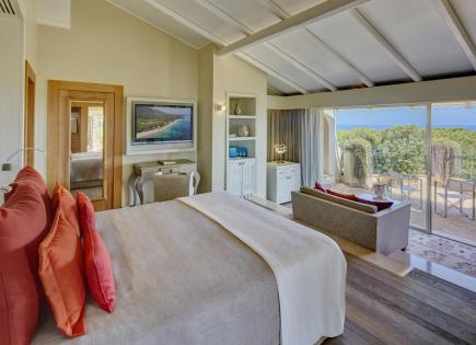 Hotel para 16 000 000 euro en Olbia, Italia